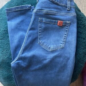 Born primitive Jeans